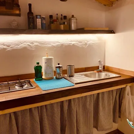 Almalu Bed & Breakfast 3*